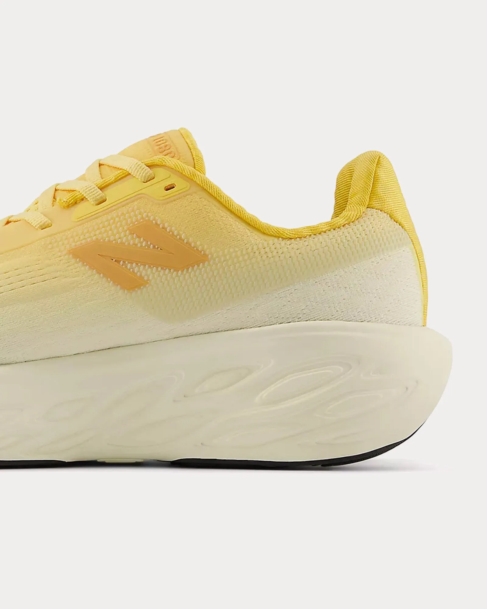 Fresh Foam X 1080v14 Clementine / Angora / Black Cement Running Shoes